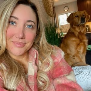 Meet your Posher, Flora